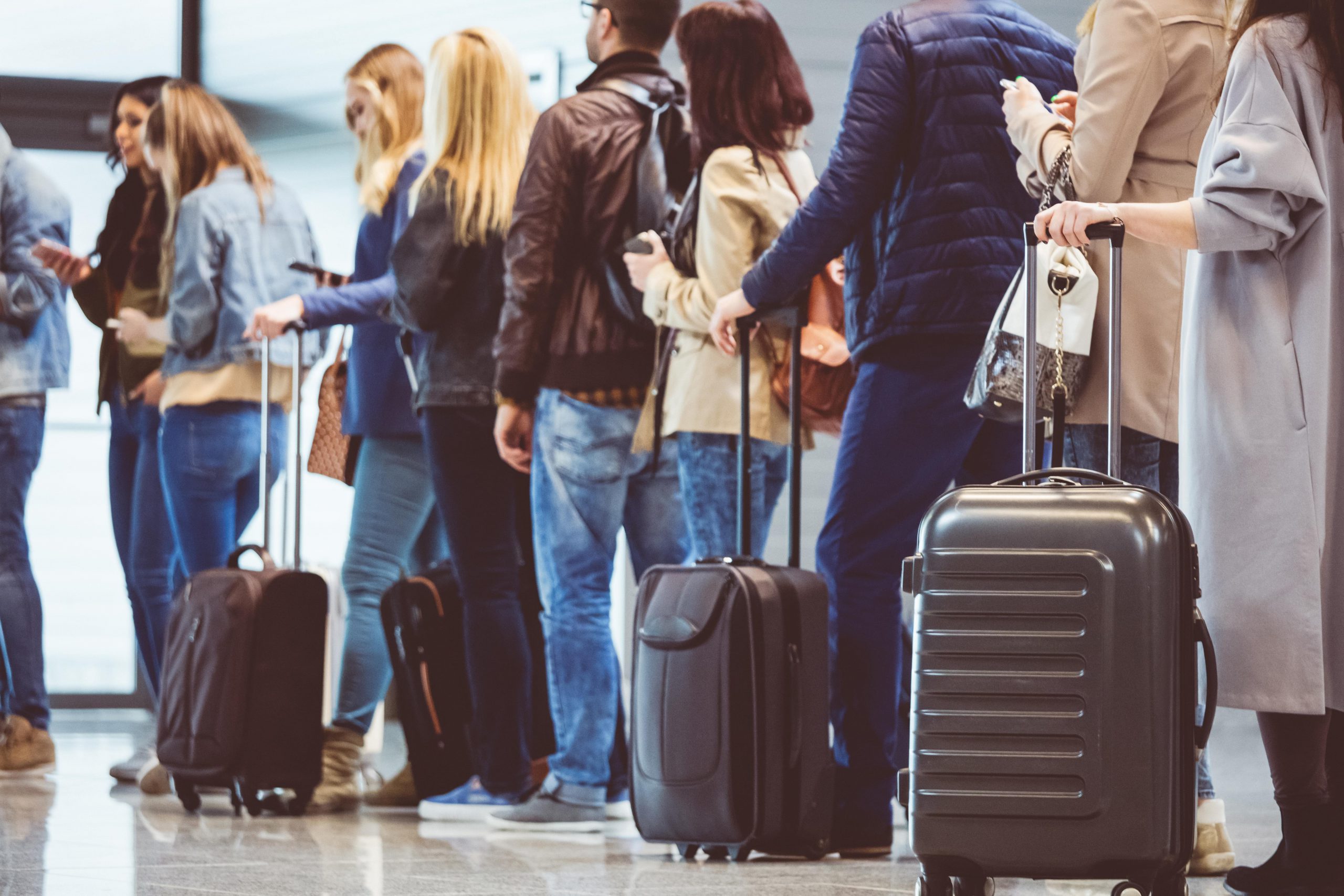 10 consejos para comprar vuelos baratos | Omint Assistance